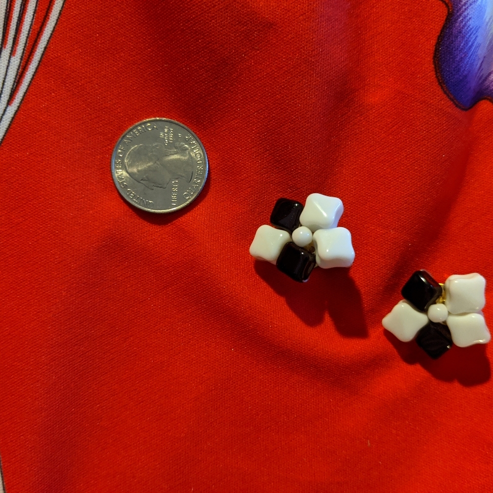 Black and White Clip-on Earrings - Picture 3 of 3